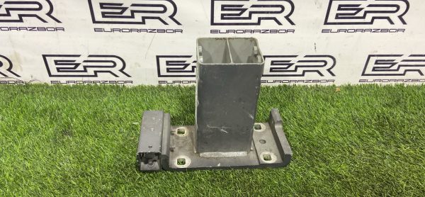 Кронштейн переднего бампера правый для Land Rover Range Rover L405