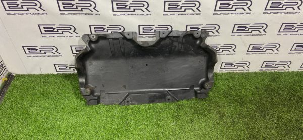 Защита двигателя Mercedes W205