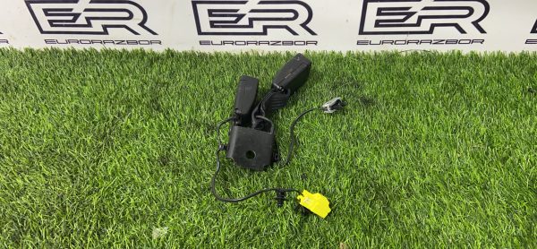 Замок ремня безопасности Range Rover Velar L560