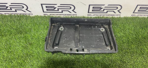 Полка аккумулятора Mercedes W205