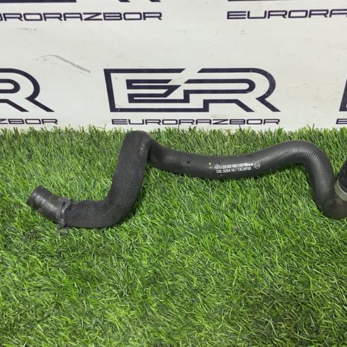 Патрубок охлаждения Mercedes W205