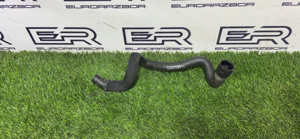 Патрубок охлаждения Mercedes W205