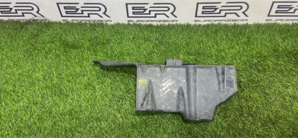 Пыльник двигателя правый Range Rover L405 рестайлинг