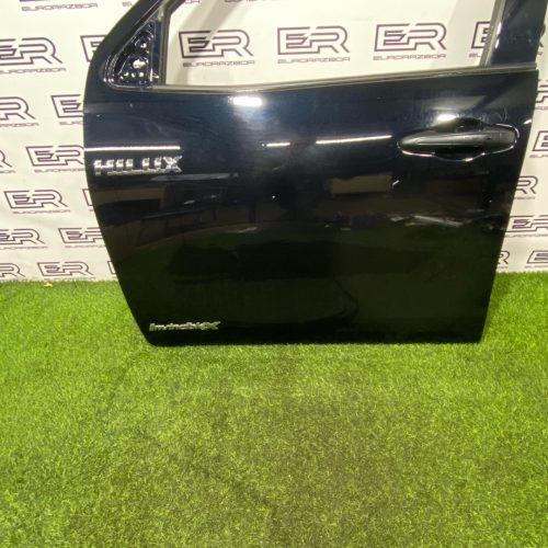 Передняя левая дверь Toyota Hilux