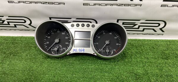 Панель приборов для Mercedes W164 W251