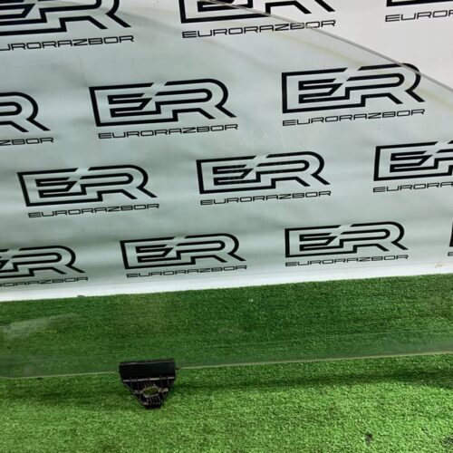 Стекло передней правой двери Porsche Cayenne