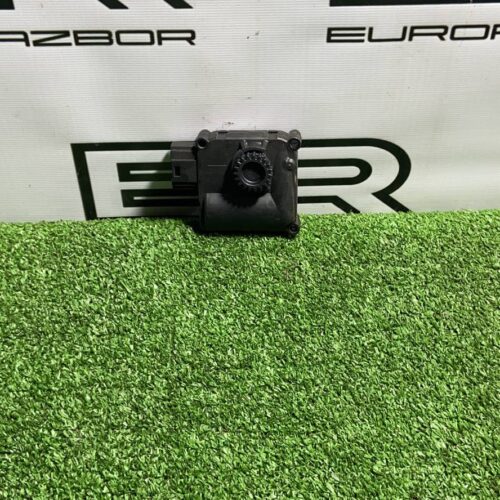 Моторчик заслонки печки Audi A8 D3