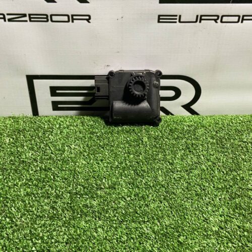 Моторчик заслонки печки Audi A8 D3