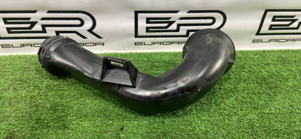 Патрубок воздушного фильтра Range Rover Sport L494