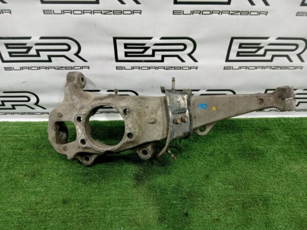 Кулак передний правый Infiniti G 4 V36