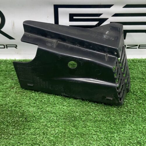 Накладка дренажная лобового стекла Volvo Хс90