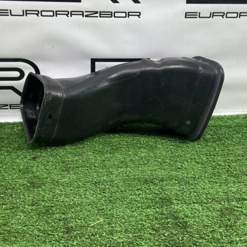 Патрубок воздушного фильтра Volvo XC90