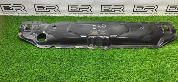 Панель передняя (верхняя) BMW 5 e60