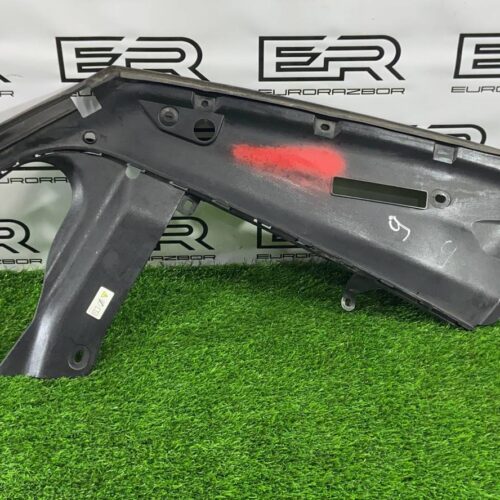 Накладка крыла правая BMW F06/F13