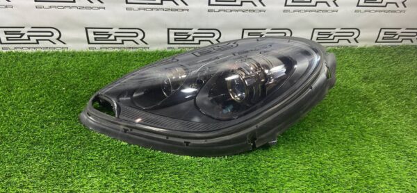Фара левая Porsche Macan 95B