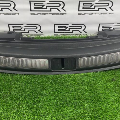 Накладка замка багажника Porsche Macan 95B