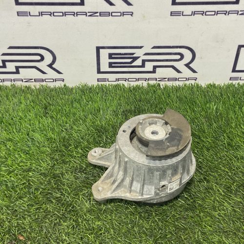 Подушка крепления двигателя передняя правая Mercedes E W213/S213