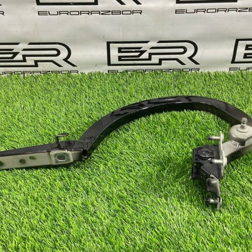 Петля крышки багажника BMW 5 G30 /G31