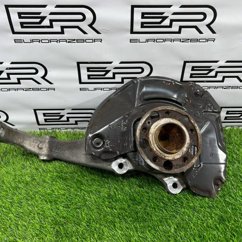 Кулак передний правый Mercedes S Class W222 2WD