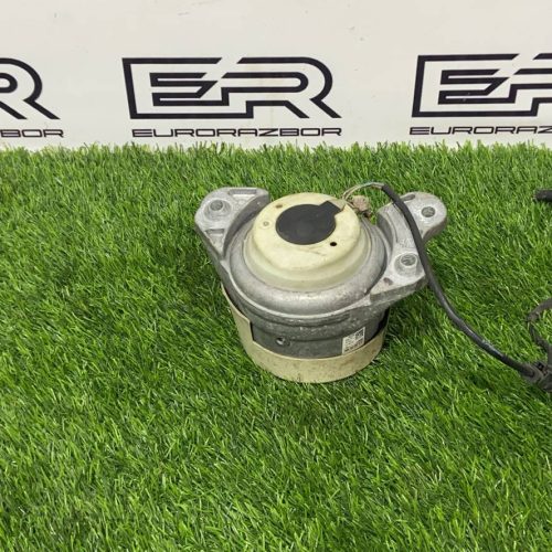 Подушка двигателя передняя правая Mercedes X253