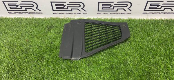 Накладка (решётка) на жабо Porsche Cayenne
