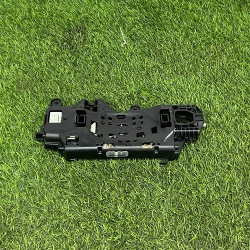 Кронштейн ручки двери задний правый Audi A5/S5 (F5)