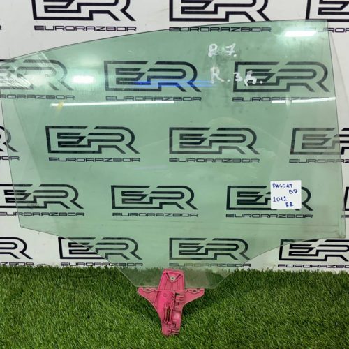 Стеклo двеpи задней правой Volksvagen Passat B7 2012 г.