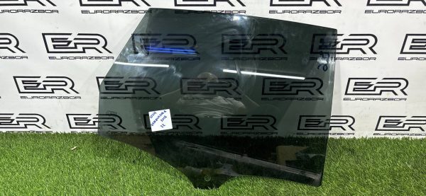 Стекло двери задней правой Porsche Macan 95B 2018г.