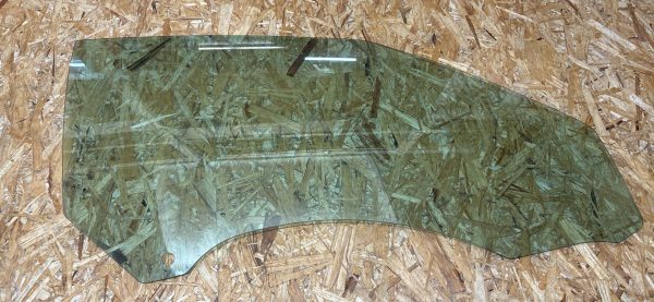 Стекло двери переднее правое Mercedes W205 2016 Кабриолет