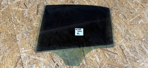 Стекло двери задней правой Mercedes W205 2014г.