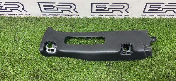 Обшивка стойки центральной передняя левая Toyota Hilux 8 Рест