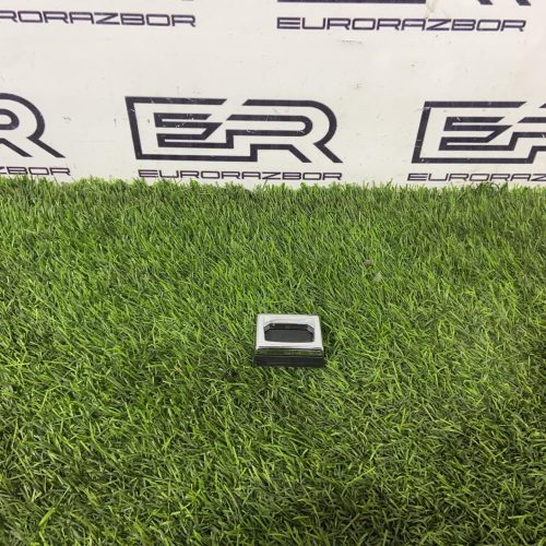 Крючок в багажник Audi Q8 4M