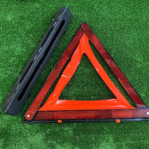 Знак аварийной остановки Mercedes Benz E W213