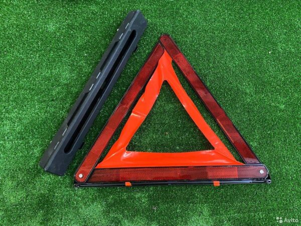 Знак аварийной остановки Mercedes Benz E W213