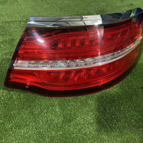 Фонарь задний правый Mercedes Benz GLC X253