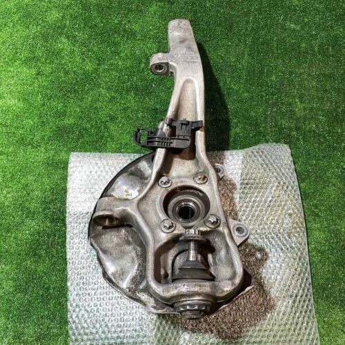 Кулак передний правый Mercedes Benz GLE W166