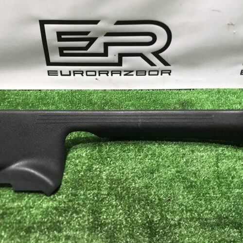 Накладка внутренняя на порог задняя левая