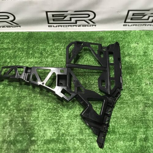 Кронштейн крепления бампера заднего правый