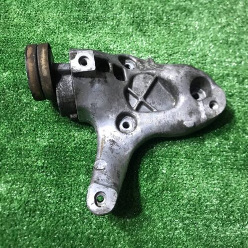 Кронштейн компрессора кондиционера Skoda Octavia