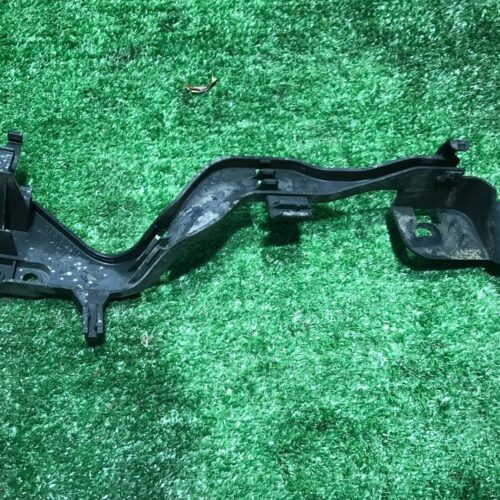 Кронштейн (крепление) Mercedes Benz C W205