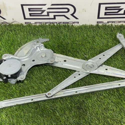 Стеклоподъёмник двери передней правой Toyota Rav 4 CA40