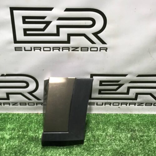 Молдинг крыла правого Land Rover рест. BJ3M