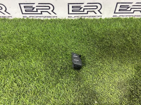 Блок кнопок памяти сидений передний правый Audi Q8 4M