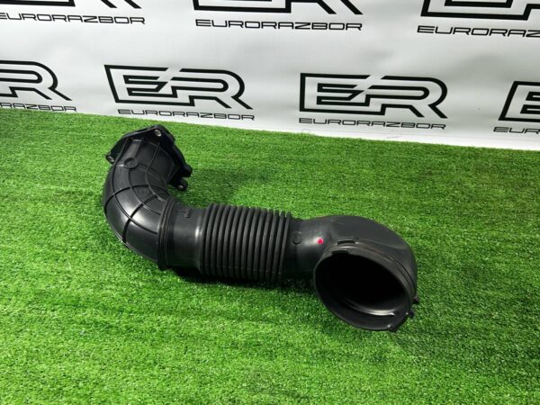 Патрубок воздушного фильтра Land Rover рест.