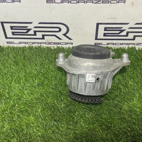 Подушка двигателя правая Mercedes W205 A2052406917