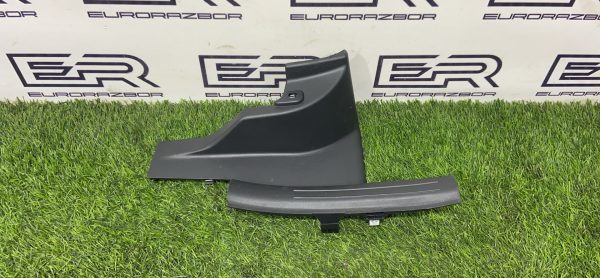 Накладка салона задняя правая Hyundai Tucson