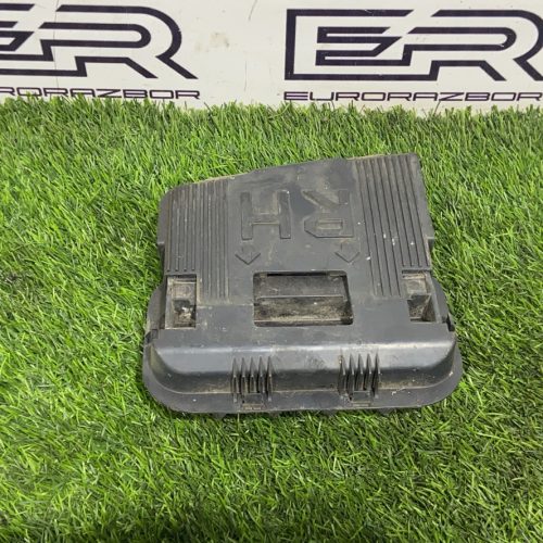 Решётка вентиляции для Toyota Hilux 8 Рест