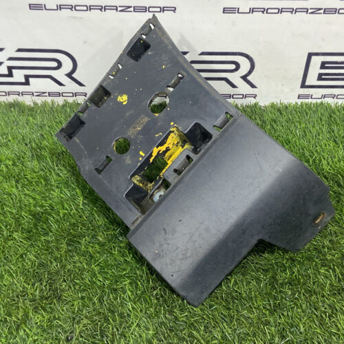 Молдинг крыла переднего правого Land Rover