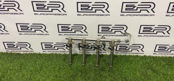 Топливная рампа Mercedes W177