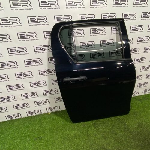 Задняя правая дверь Toyota Hilux